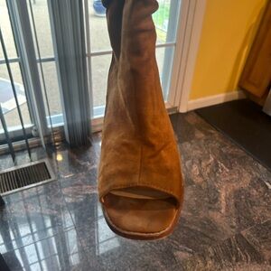 VENUS Tan Heeled Boots Suede Open-Toe